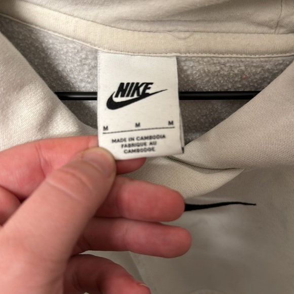 Nike sweatshirt - Picture 2 of 2
